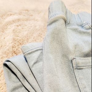Uniqlo Ultra Stretch Sky Blue Denim Jennings
